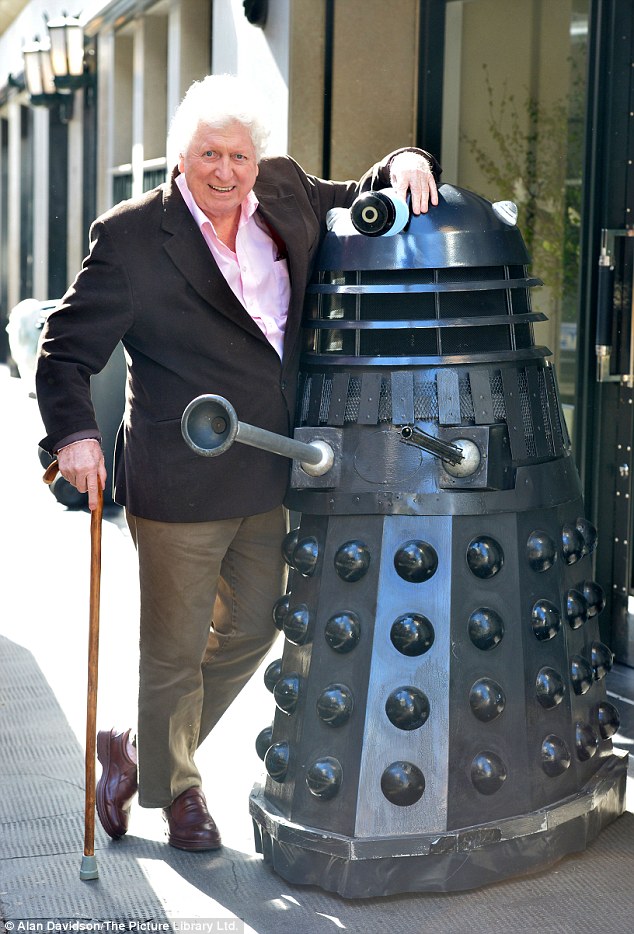 TOMBAKERDALEK.jpg